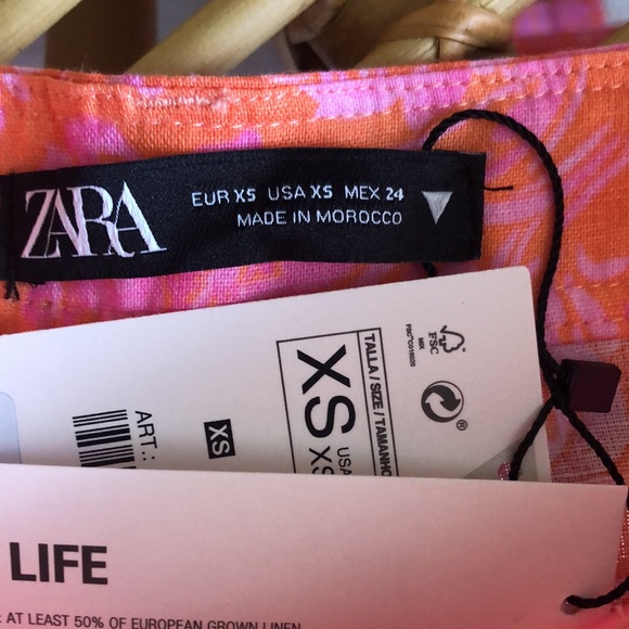 Zara cotton/linen summer lightweight floral pants. 4 pocket zipBright fun floral - Picture 10 of 12